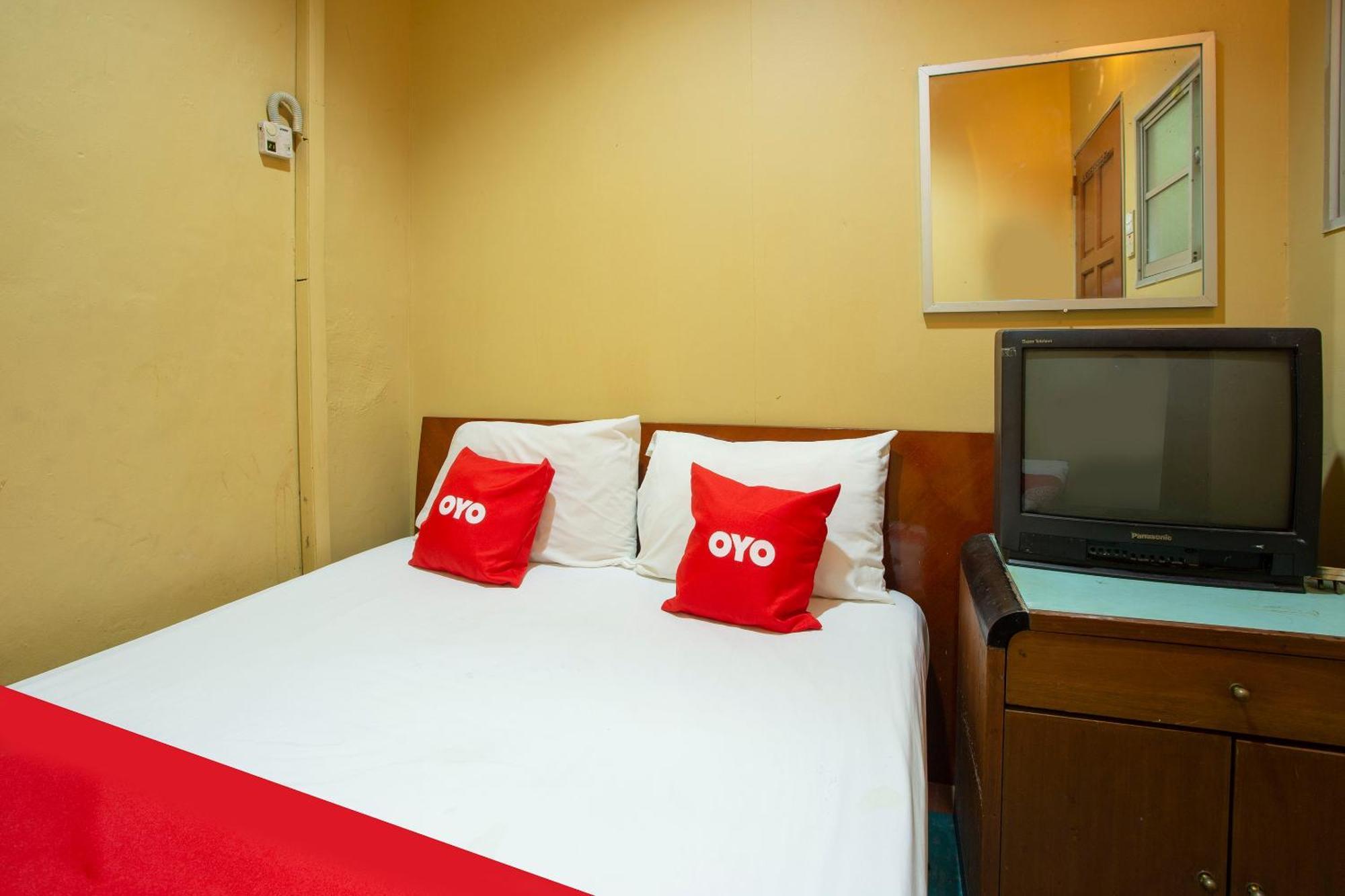SPOT ON 90137 Casavilla Hotel Pudu Kuala Lumpur Exterior foto