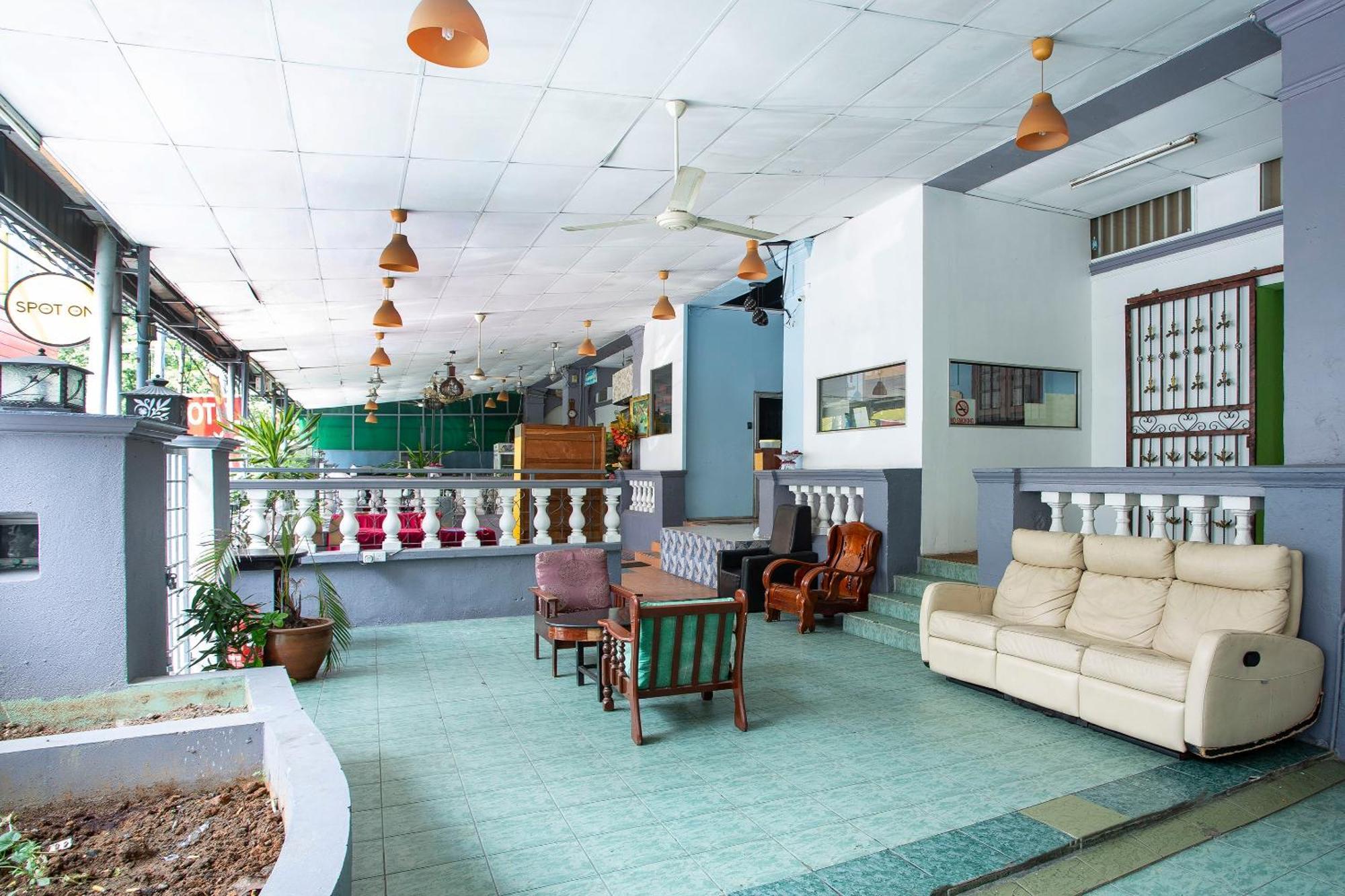 SPOT ON 90137 Casavilla Hotel Pudu Kuala Lumpur Exterior foto