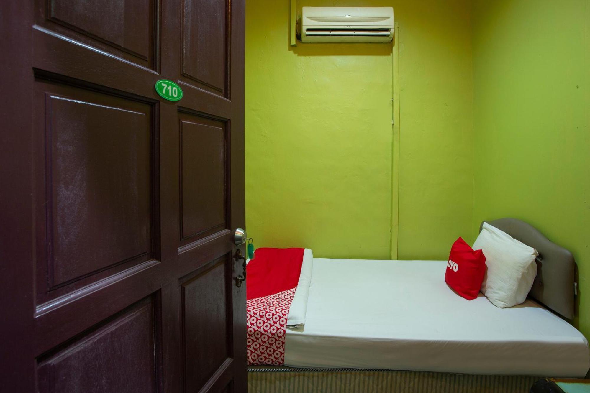 SPOT ON 90137 Casavilla Hotel Pudu Kuala Lumpur Exterior foto