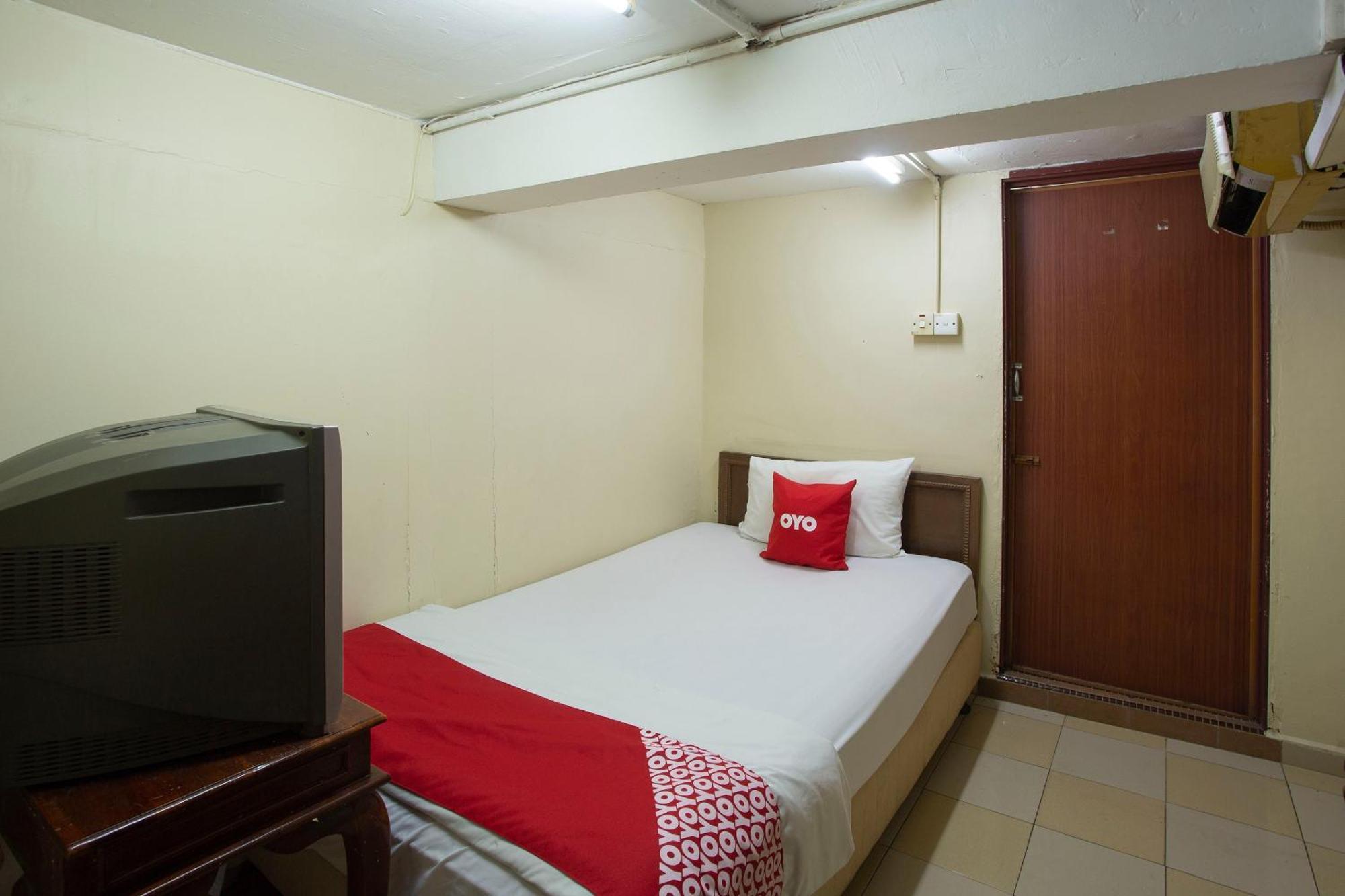 SPOT ON 90137 Casavilla Hotel Pudu Kuala Lumpur Exterior foto