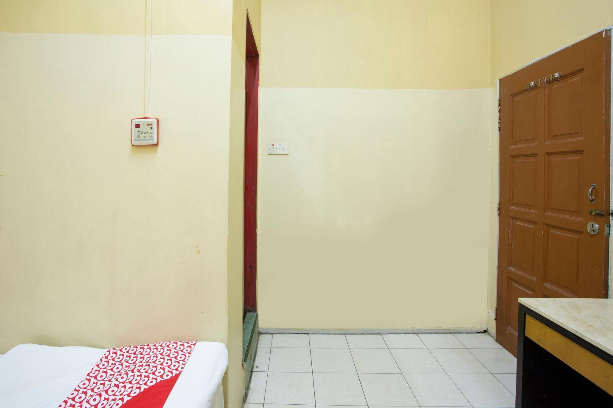 SPOT ON 90137 Casavilla Hotel Pudu Kuala Lumpur Exterior foto