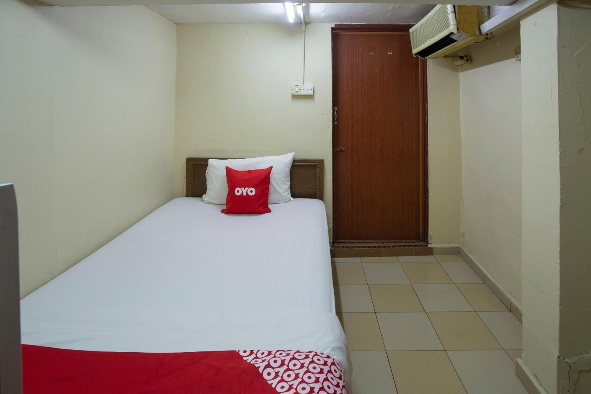 SPOT ON 90137 Casavilla Hotel Pudu Kuala Lumpur Exterior foto
